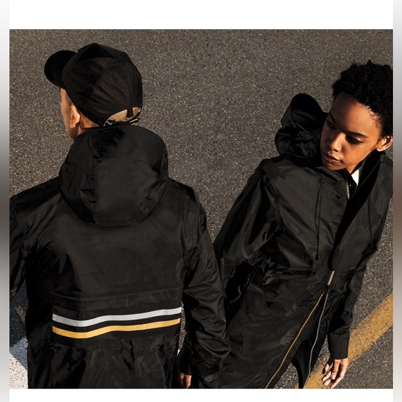 New CANADA GOOSE BLACK LABEL “want les essentials” Packable rain coat size S - Picture 3 of 16